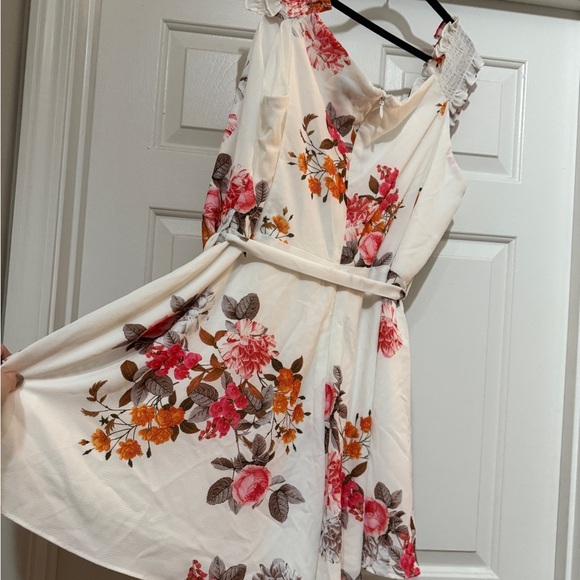 City Chic Floral Off-Shoulder Romper - Picture 2 of 3